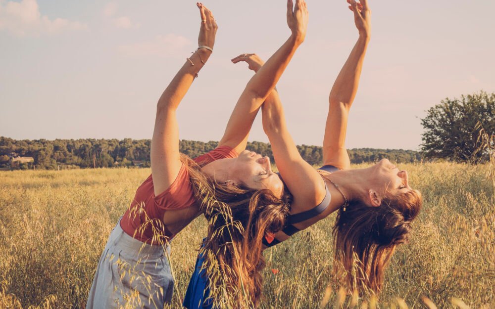 danse dans un champs de calas